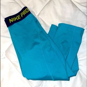 Nike Pro Capris